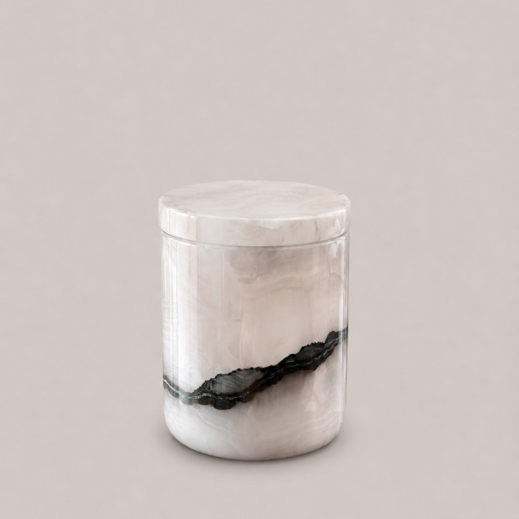 The Pink Onyx Candle (260g)