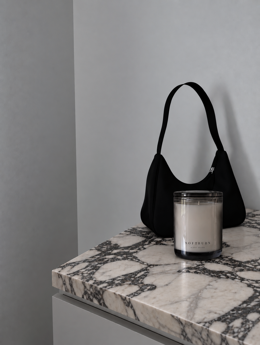 Noir Statement Candle (390g)