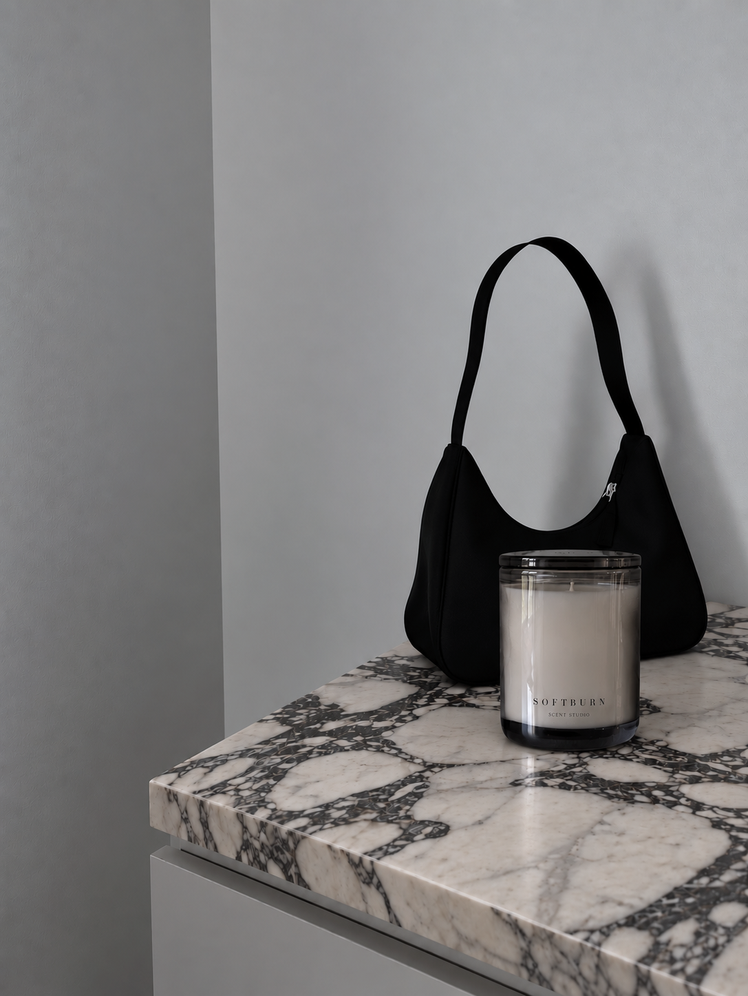 Noir Statement Candle (390g)